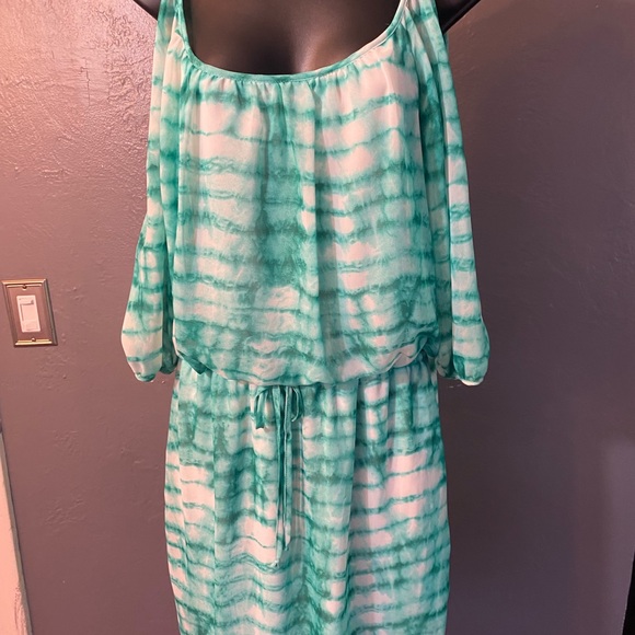Bisou Bisou Women's Size 10 Green White Tie Dye Cold Shoulder Short Dress - Picture 6 of 16